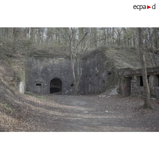 Fort de Douaumont, mémorial de Verdun, casemate Pamart, fort de Tavannes, blockhaus M5, PC de la batterie de l'Hôpital, entrée de guerre du fort de Souville. [légende d'origine]
