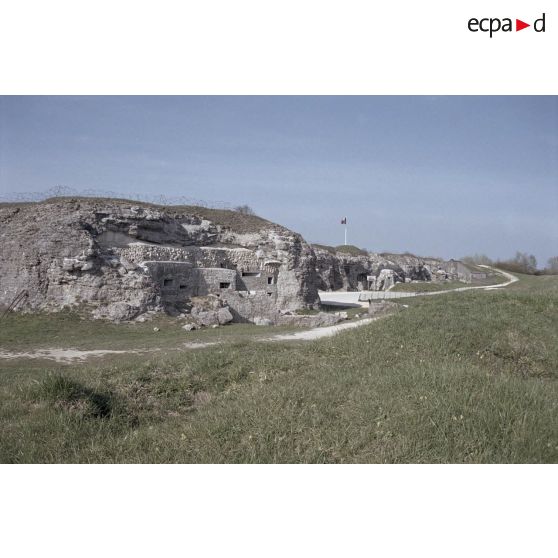 Fort de Douaumont, mémorial de Verdun, casemate Pamart, fort de Tavannes, blockhaus M5, PC de la batterie de l'Hôpital, entrée de guerre du fort de Souville. [légende d'origine]