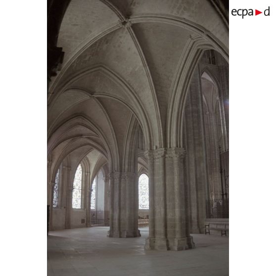 Fin Salses et suite voyage à Perpignan par cathédrale de Bourges. [légende d'origine]