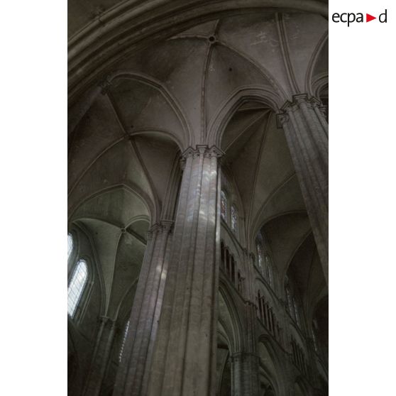 Fin Salses et suite voyage à Perpignan par cathédrale de Bourges. [légende d'origine]