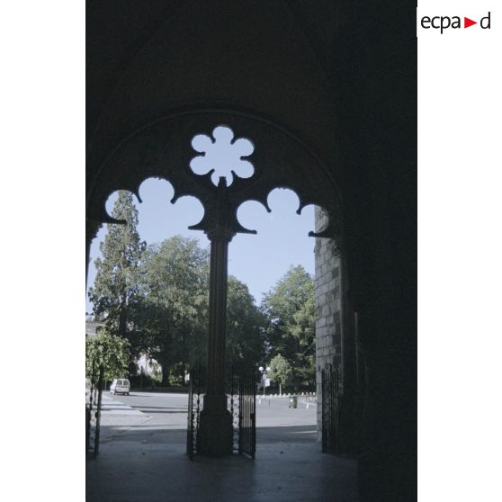 Fin Salses et suite voyage à Perpignan par cathédrale de Bourges. [légende d'origine]