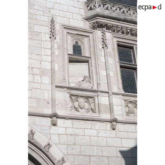 Fin Salses et suite voyage à Perpignan par cathédrale de Bourges. [légende d'origine]