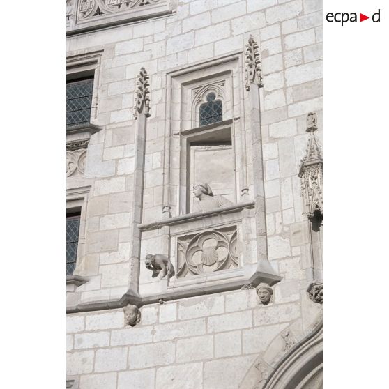 Fin Salses et suite voyage à Perpignan par cathédrale de Bourges. [légende d'origine]