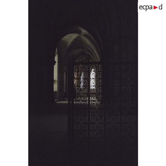 Fin Salses et suite voyage à Perpignan par cathédrale de Bourges. [légende d'origine]