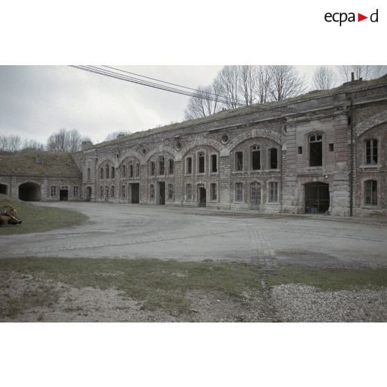 Fort du Haut-Buc (fin), fort du Trour d'Enfer (début). [légende d'origine]