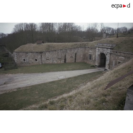 Fort du Haut-Buc (fin), fort du Trour d'Enfer (début). [légende d'origine]