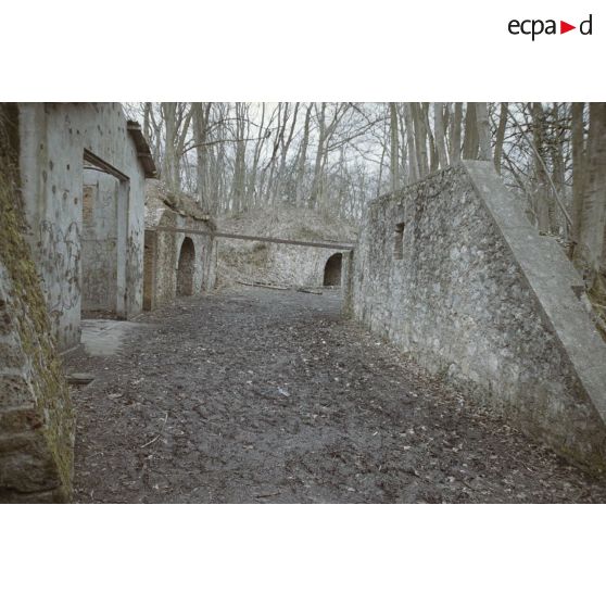 Batterie des Gâtines, bois de Verrières, batterie de Bièvres. [légende d'origine]