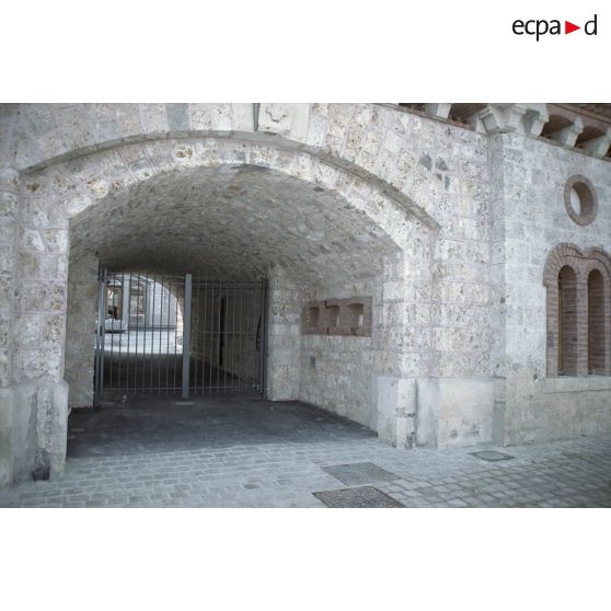 Redoute de Bouviers, batterie des Arches, Saint Maxime (procession Notre Dame de Fatima). [légende d'origine]