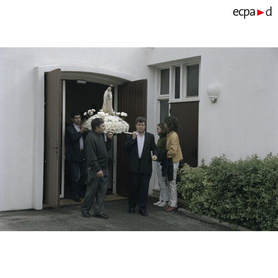 Redoute de Bouviers, batterie des Arches, Saint Maxime (procession Notre Dame de Fatima). [légende d'origine]
