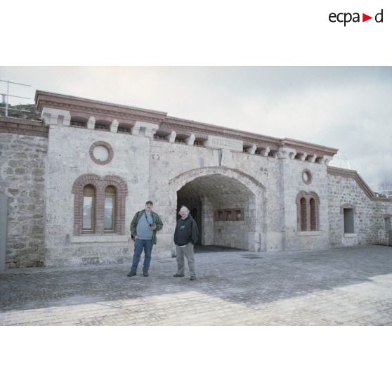 Redoute de Bouviers, batterie des Arches, Saint Maxime (procession Notre Dame de Fatima). [légende d'origine]