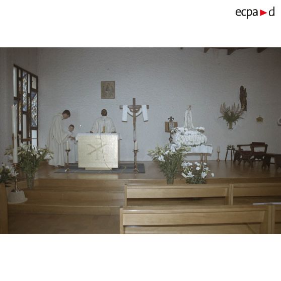 Redoute de Bouviers, batterie des Arches, Saint Maxime (procession Notre Dame de Fatima). [légende d'origine]