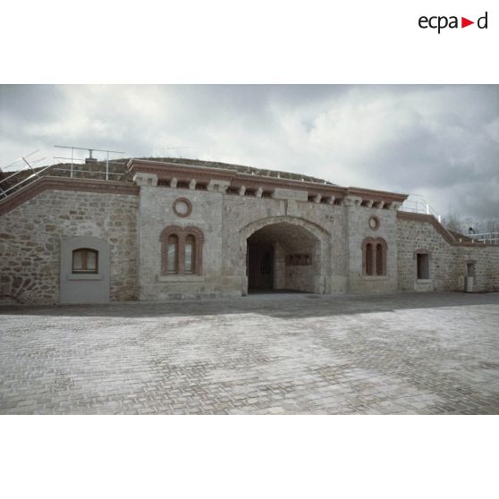 Redoute de Bouviers, batterie des Arches, Saint Maxime (procession Notre Dame de Fatima). [légende d'origine]