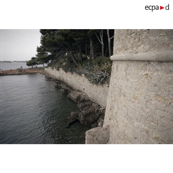 Toulon : fort de Balaguier. [légende d'origine]