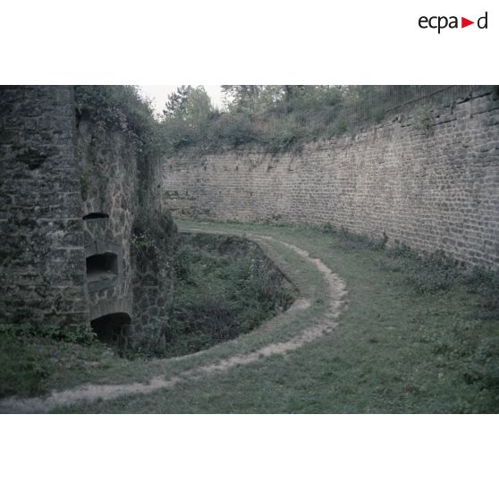 Fort de Montbré (Reims), anniversaire François, château de Nogent le Rotrou. [légende d'origine]