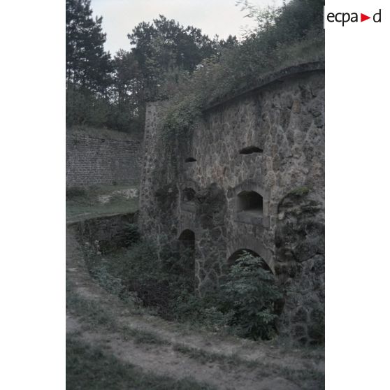 Fort de Montbré (Reims), anniversaire François, château de Nogent le Rotrou. [légende d'origine]