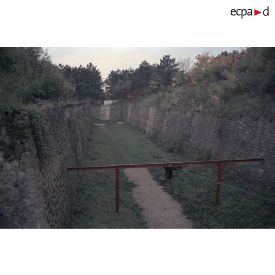 Fort de Montbré (Reims), anniversaire François, château de Nogent le Rotrou. [légende d'origine]