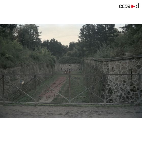 Fort de Montbré (Reims), anniversaire François, château de Nogent le Rotrou. [légende d'origine]
