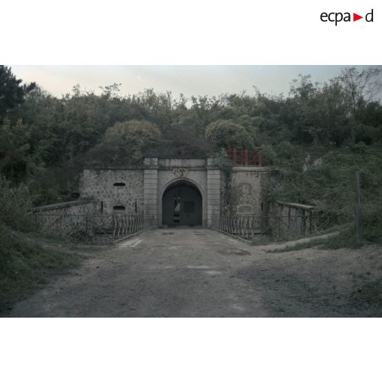 Fort de Montbré (Reims), anniversaire François, château de Nogent le Rotrou. [légende d'origine]