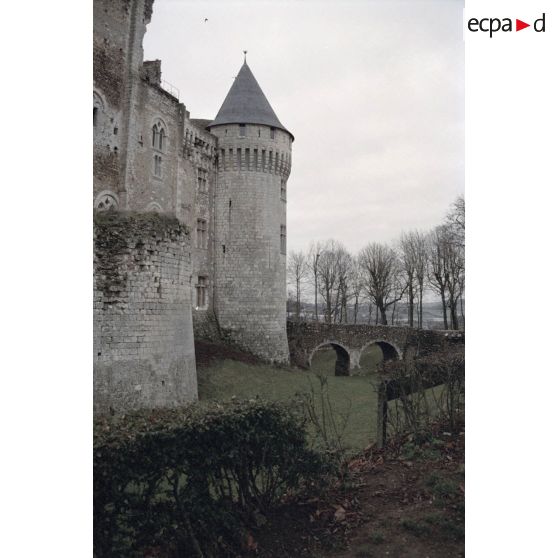 Fort de Montbré (Reims), anniversaire François, château de Nogent le Rotrou. [légende d'origine]