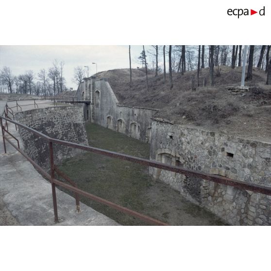 Carrière à Septmonts (02), fort de Bruyères (02). [légende d'origine]