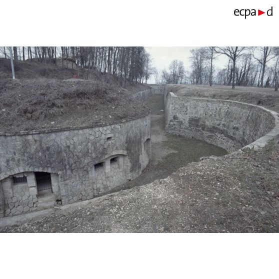 Carrière à Septmonts (02), fort de Bruyères (02). [légende d'origine]