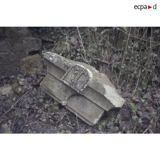 Fort de Lasnicourt (02), carrière des 3 tombes à Sept Morts, les fantômes à la Butte Chalmont. [légende d'origine]