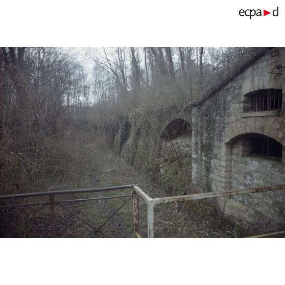 Fort de Lasnicourt (02), carrière des 3 tombes à Sept Morts, les fantômes à la Butte Chalmont. [légende d'origine]