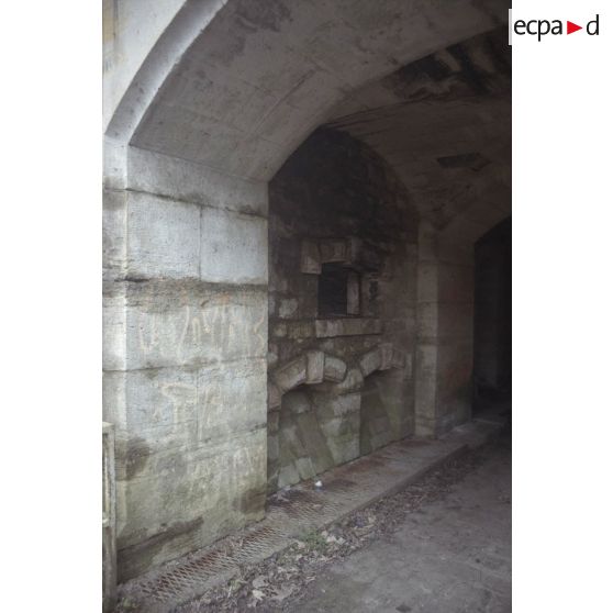 Fort de Lasnicourt (02), carrière des 3 tombes à Sept Morts, les fantômes à la Butte Chalmont. [légende d'origine]