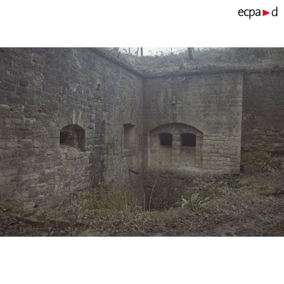 Fort de Lasnicourt (02), carrière des 3 tombes à Sept Morts, les fantômes à la Butte Chalmont. [légende d'origine]