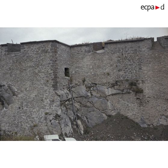 Saint Vincent les Forts : fort Joubert, redoute de Chaudon, tour Vauban. [légende d'origine]