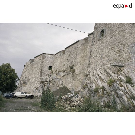Saint Vincent les Forts : fort Joubert, redoute de Chaudon, tour Vauban. [légende d'origine]