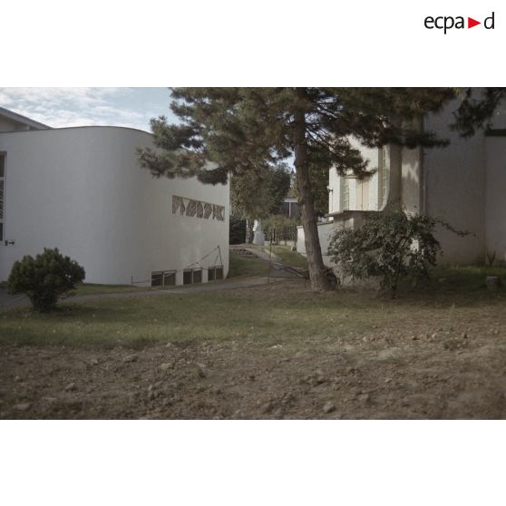 Nouvelle maison paroissiale Saint Maxime d'Antony. [légende d'origine]