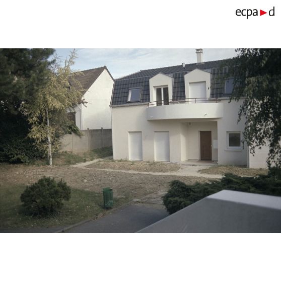 Nouvelle maison paroissiale Saint Maxime d'Antony. [légende d'origine]