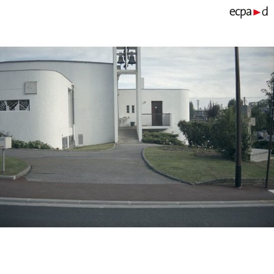 Nouvelle maison paroissiale Saint Maxime d'Antony. [légende d'origine]