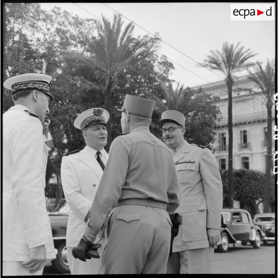Défilé de la 2e DIM (division mécanique motorisée) à Alger lors des commémorations du 18 juin 1940.