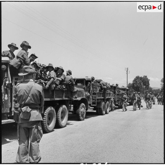 Convoi du 3/51e RI (régiment d'infanterie) en opération dans le nord-constantinois.