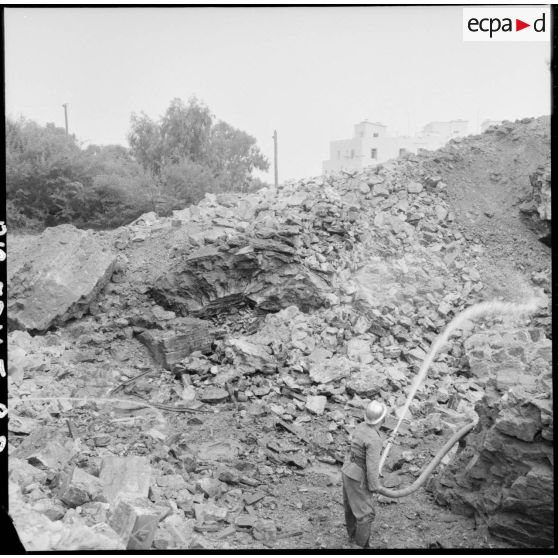 Explosion dans une soute à munitions de récupération au service des munitions de l'établissement régional du Matériel (ERM) d'Alger.