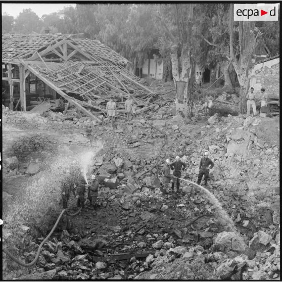 Explosion dans une soute à munitions de récupération au service des munitions de l'établissement régional du Matériel (ERM) d'Alger.