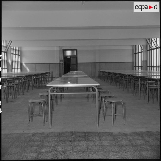 Bâtiments de l'EMAT/AFN (Ecole militaire annexe des Transmissions d'Afrique du Nord) à Ben-Aknoun.