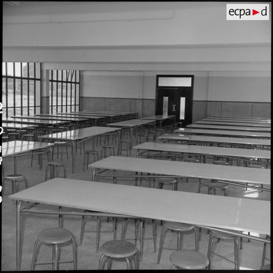 Bâtiments de l'EMAT/AFN (Ecole militaire annexe des Transmissions d'Afrique du Nord) à Ben-Aknoun.