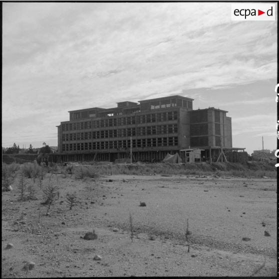 Bâtiments de l'EMAT/AFN (Ecole militaire annexe des Transmissions d'Afrique du Nord) à Ben-Aknoun.