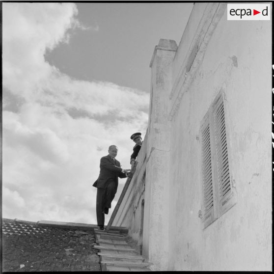 Kabylie. Visite du général Billotte à la 27e DIA (27e division d'infanterie alpine).