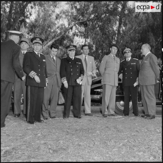Kabylie. Visite du général Billotte à la 27e DIA (27e division d'infanterie alpine).
