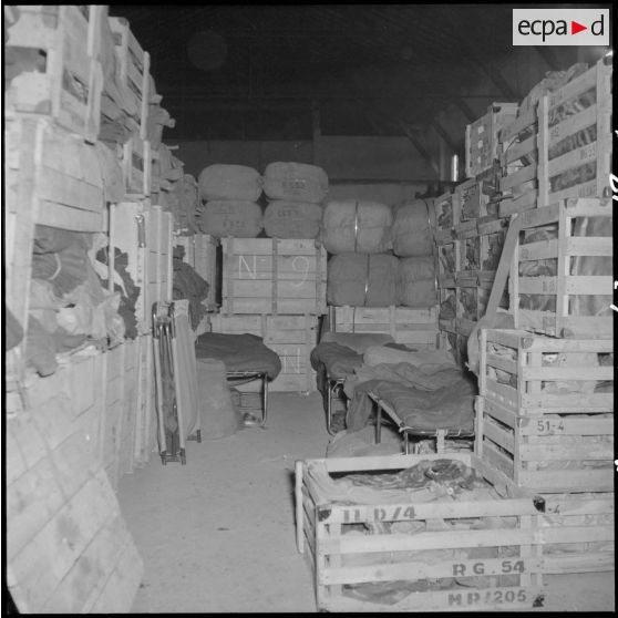 Vie quotidienne pour une unité composée de rappelés stationnés dans une ferme près de Rivet (actuelle Meftah).