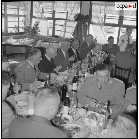 Banquet à Laperouse à l'occasion de la Saint-Eloi, patron des mécaniciens.