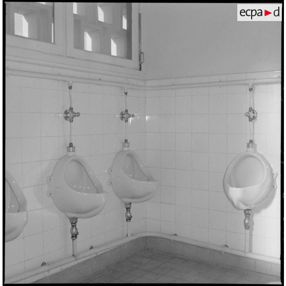 Nouveaux bâtiments de l' EAT- AFN à Beni-Minans (Messous).