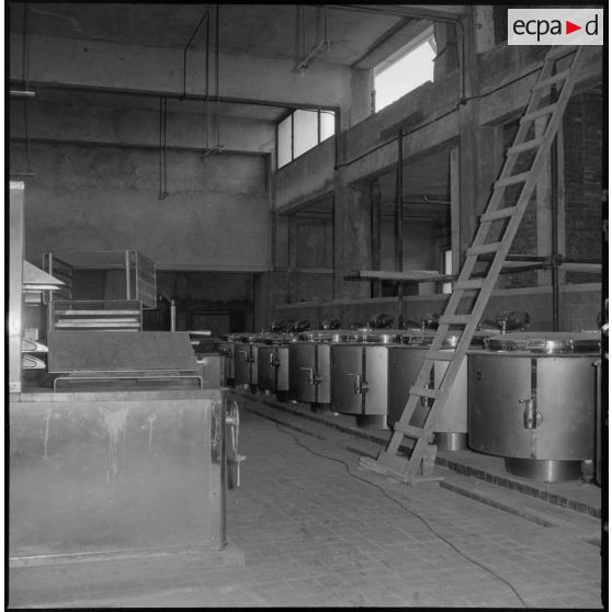 Nouveaux bâtiments de l' EAT- AFN à Beni-Minans (Messous).