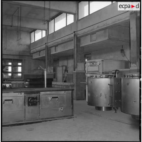 Nouveaux bâtiments de l' EAT- AFN à Beni-Minans (Messous).