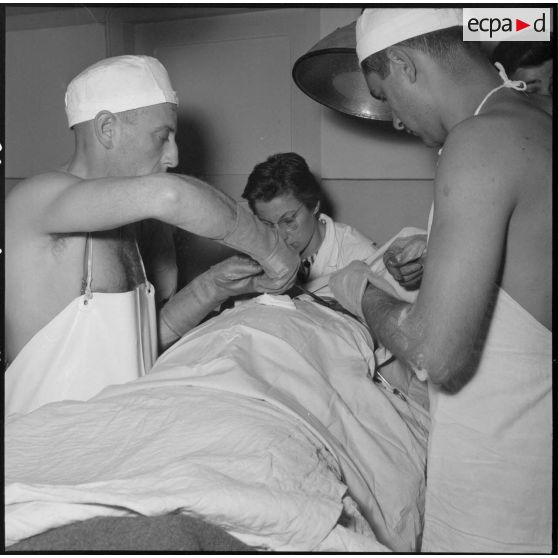 Intervention chirurgicale à l'antenne n° 214 de Djidjelli.