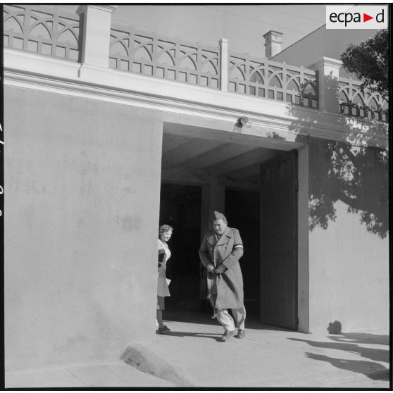 Zeralda. Exercice d'alerte de la Compagnie territoriale. Un grainetier abandonne sa cliente pour le rassemblement.